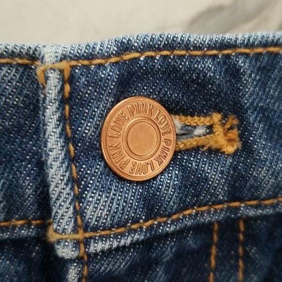 - Pink Victoria’s Secret denim cut off jean shorts, size 25 - Picture 6 of 12